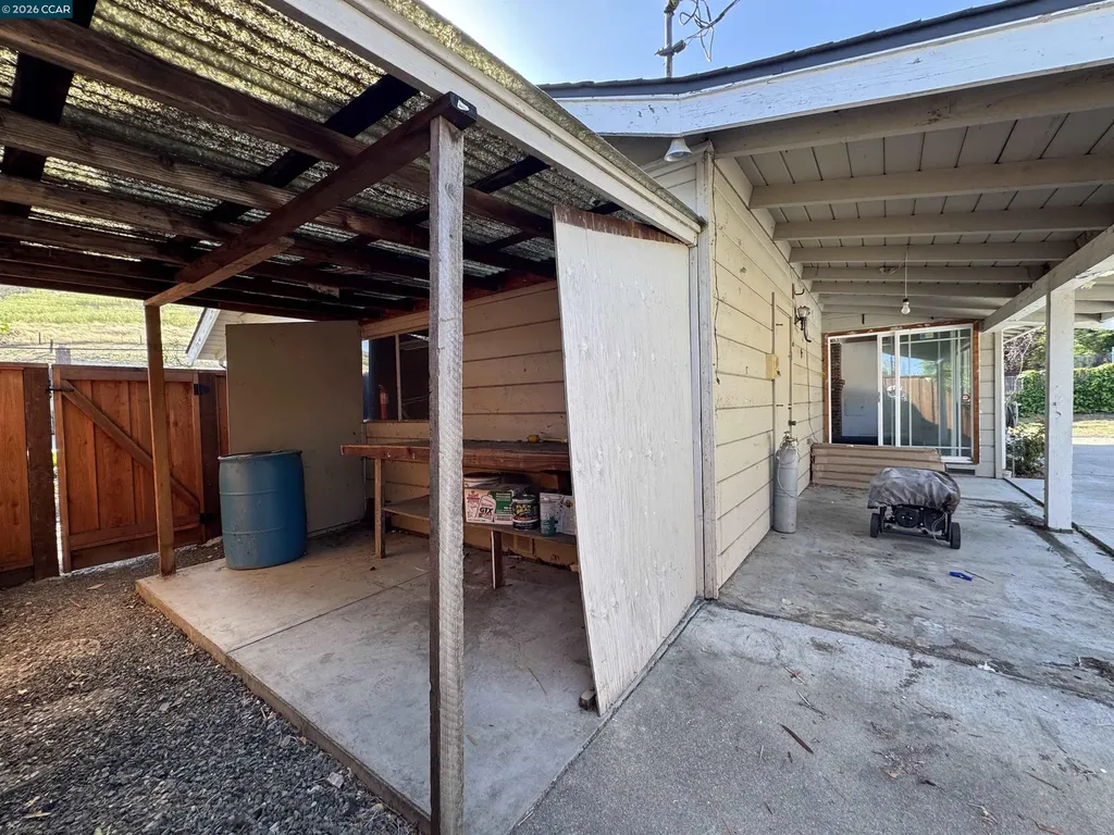 1142 Larch Avenue Moraga CA 94556