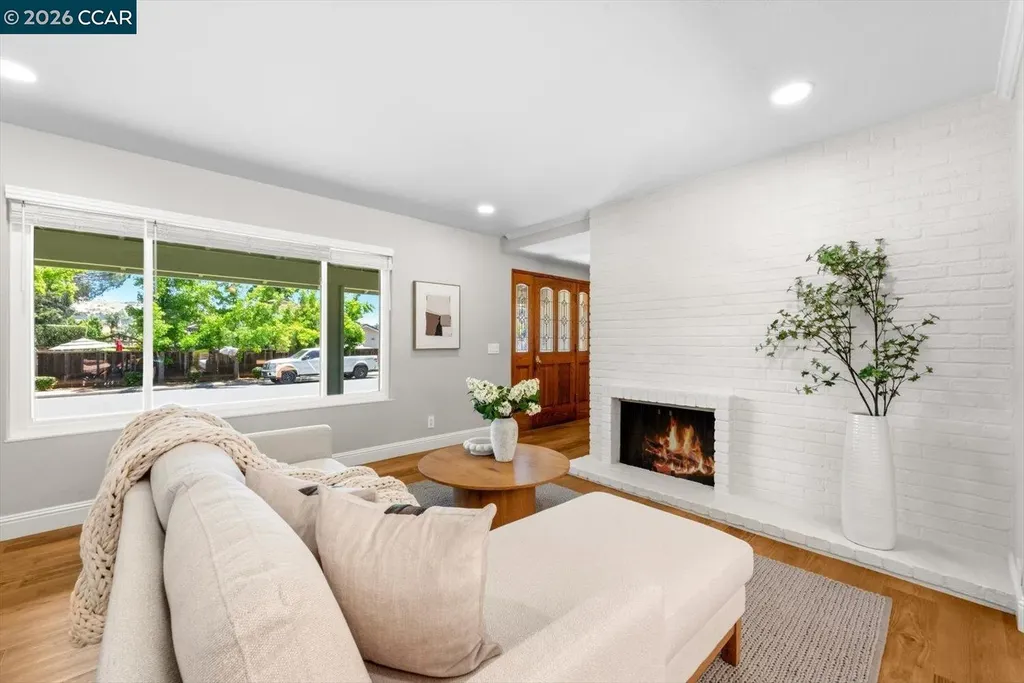256 Mountaire Circle Clayton CA 94517