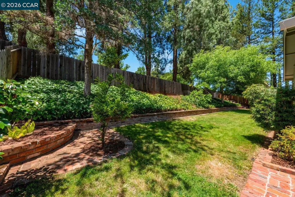 256 Mountaire Circle Clayton CA 94517