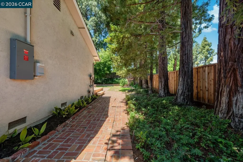 256 Mountaire Circle Clayton CA 94517