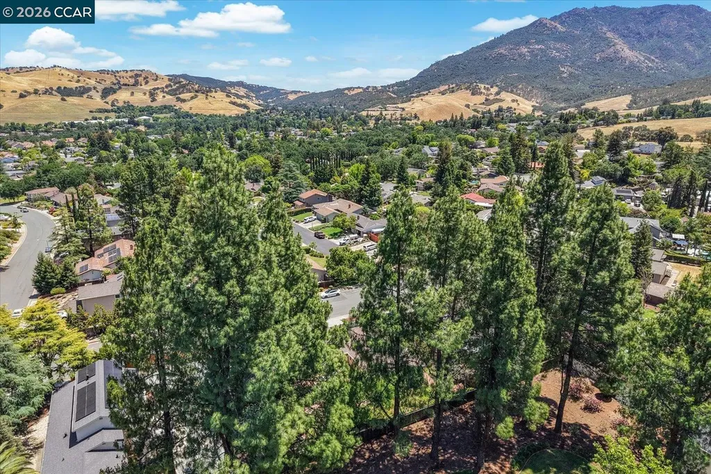 256 Mountaire Circle Clayton CA 94517