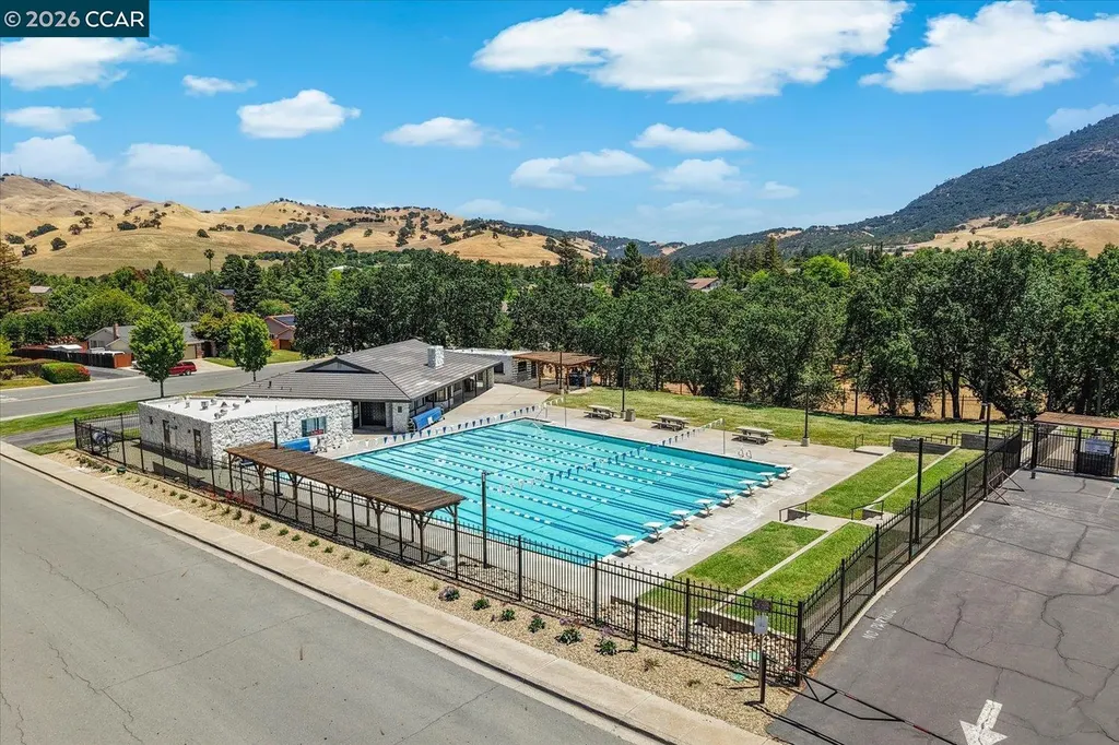 256 Mountaire Circle Clayton CA 94517