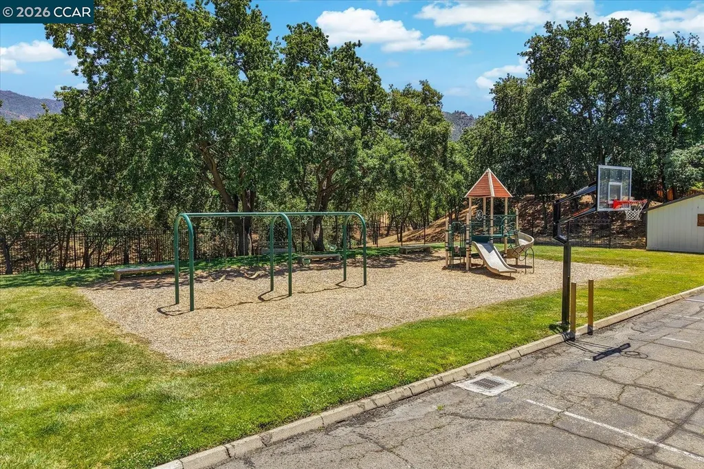 256 Mountaire Circle Clayton CA 94517