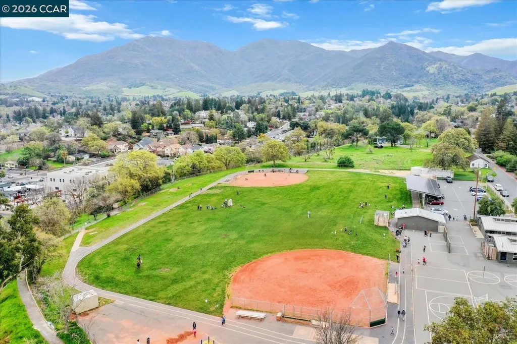256 Mountaire Circle Clayton CA 94517