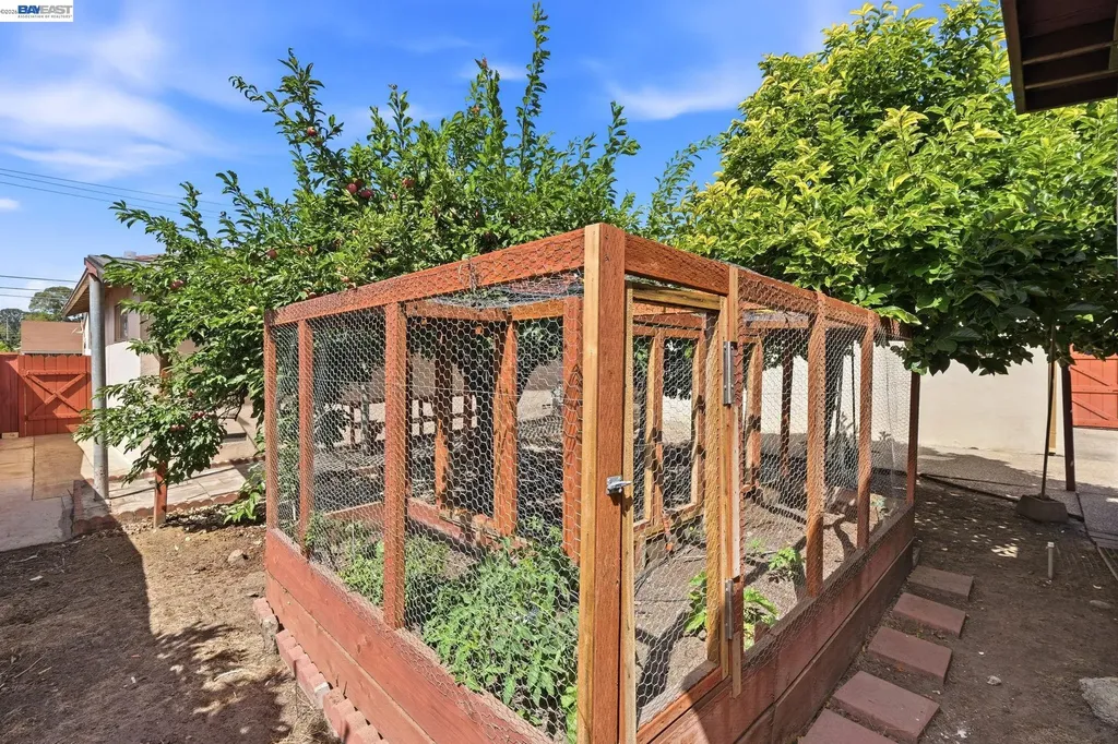 3838 Monterey Boulevard San Leandro CA 94578