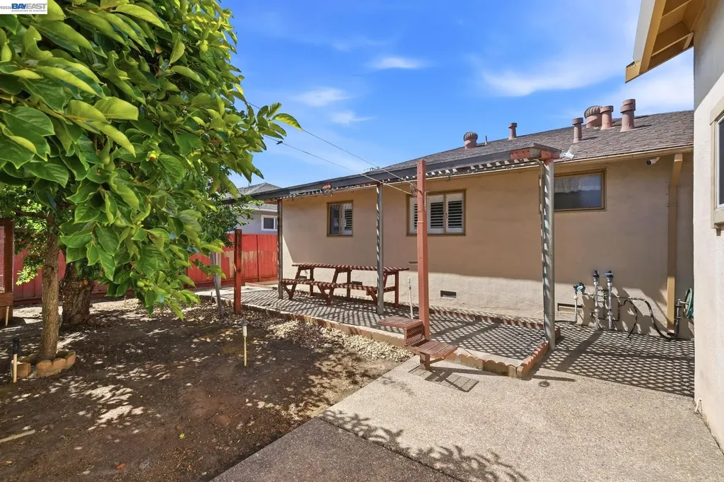 3838 Monterey Boulevard San Leandro CA 94578