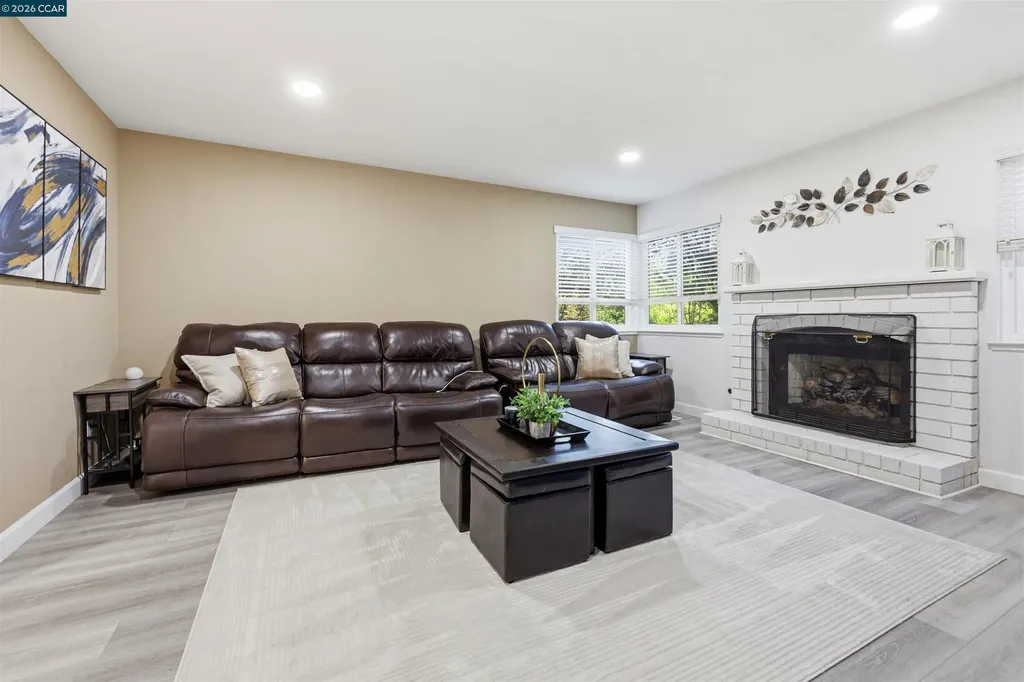 142 Sussex Court San Ramon CA 94582