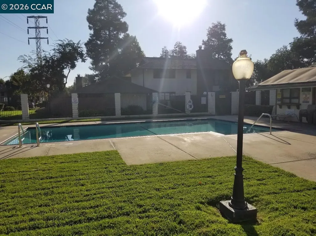 2405 Sunny Lane #4 Antioch CA 94509
