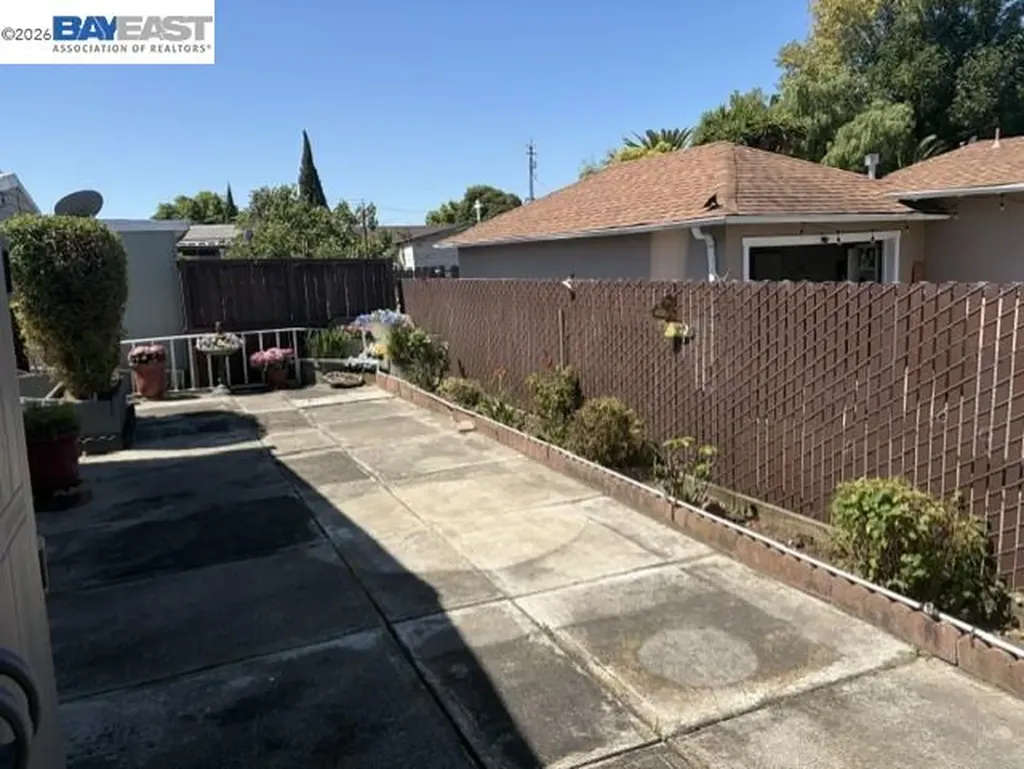 27937 Pueblo Calle Hayward CA 94545