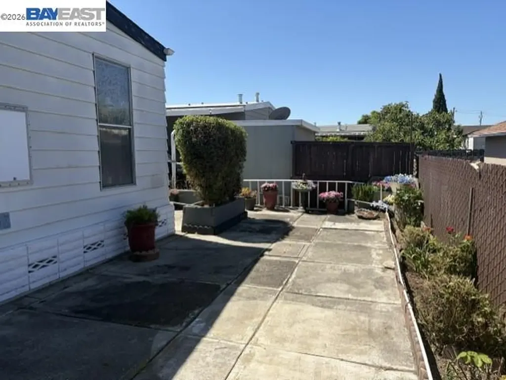 27937 Pueblo Calle Hayward CA 94545