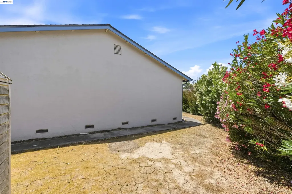 7601 Redbud Court Newark CA 94560