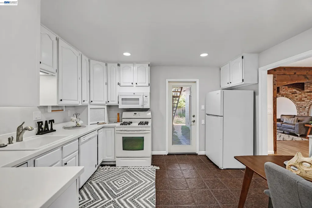 879 Via Seville Livermore CA 94550