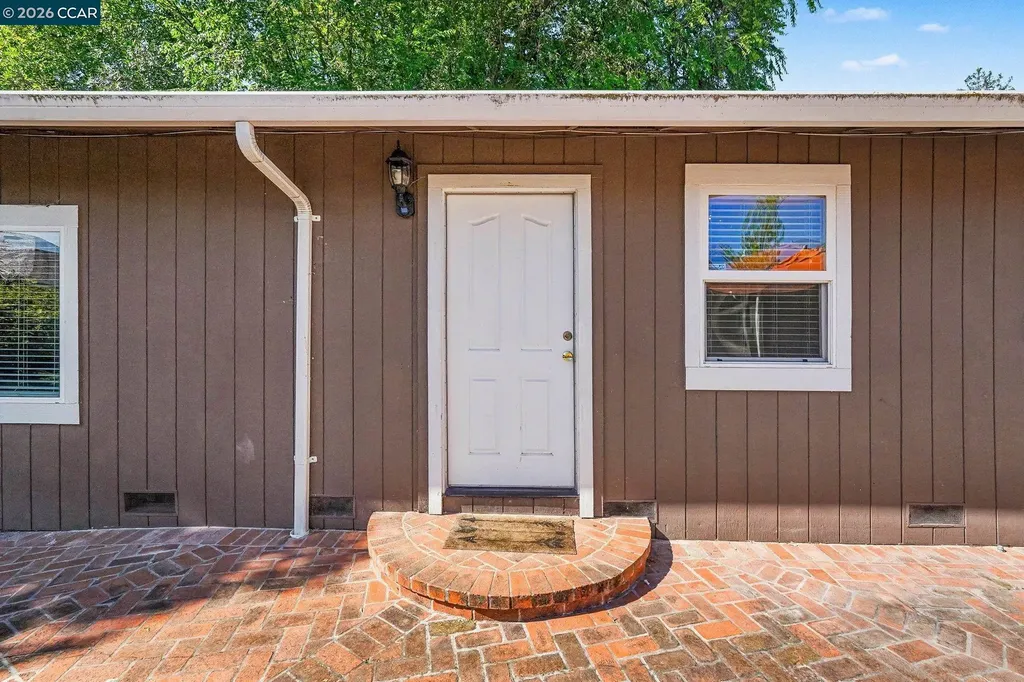 1360 Grove Way Concord CA 94518