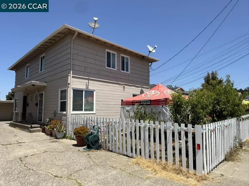 2227 Warner Avenue Oakland CA 94603