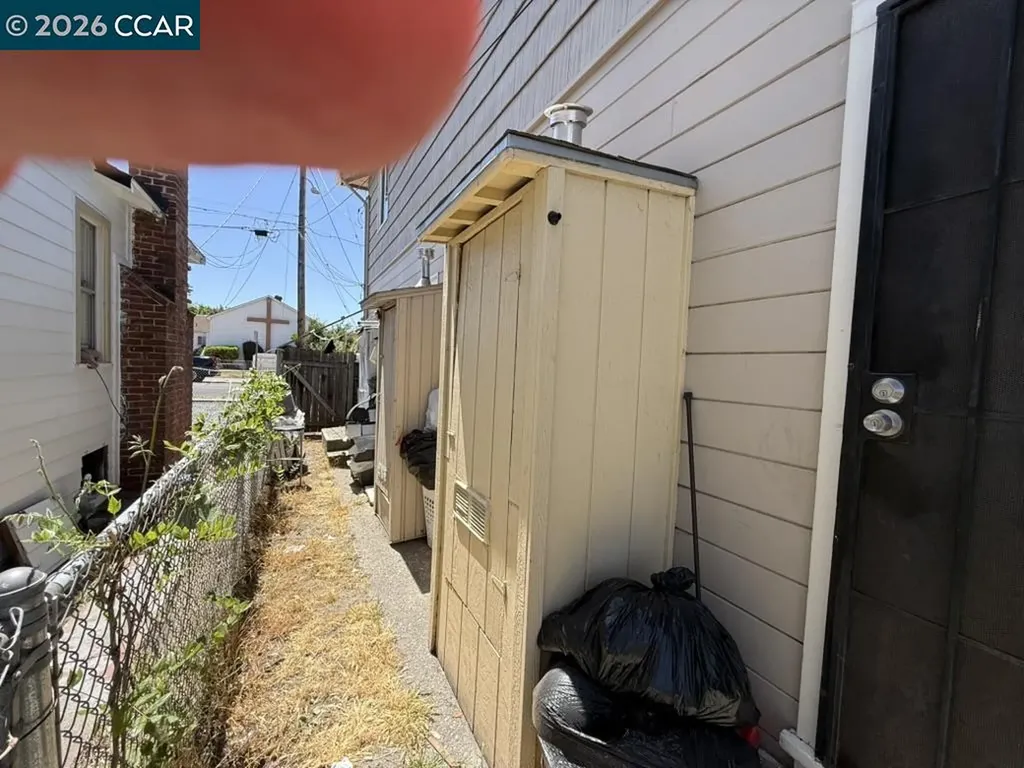 2227 Warner Avenue Oakland CA 94603
