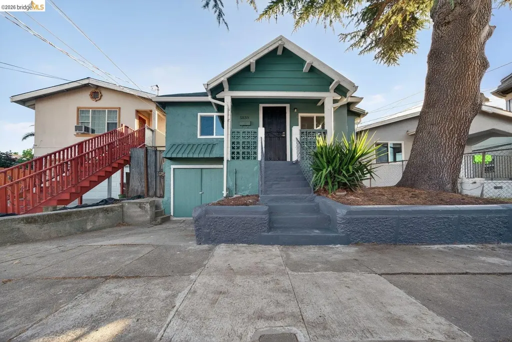 5533 Edgerly Street Oakland CA 94621