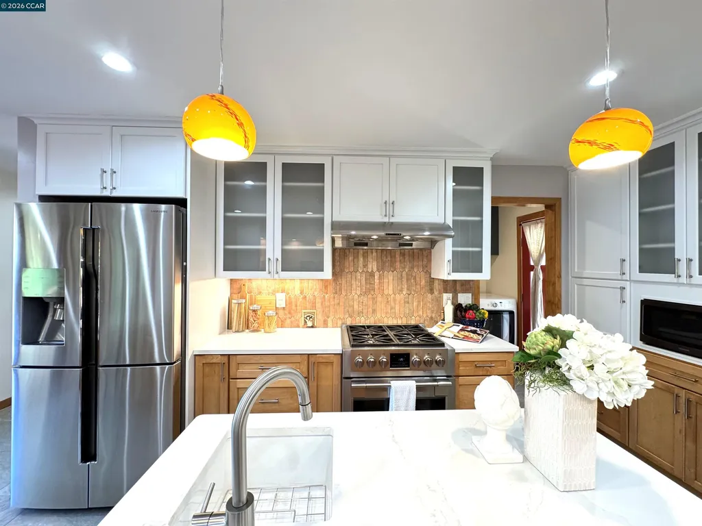 163 El Toyonal Orinda CA 94563