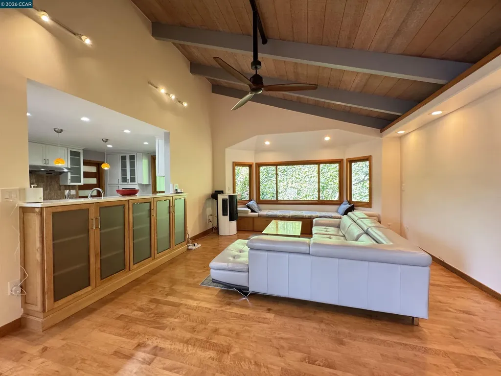 163 El Toyonal Orinda CA 94563