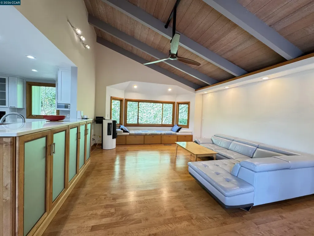 163 El Toyonal Orinda CA 94563