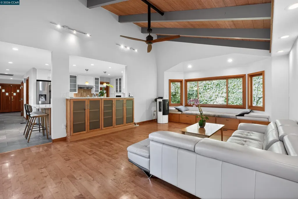 163 El Toyonal Orinda CA 94563