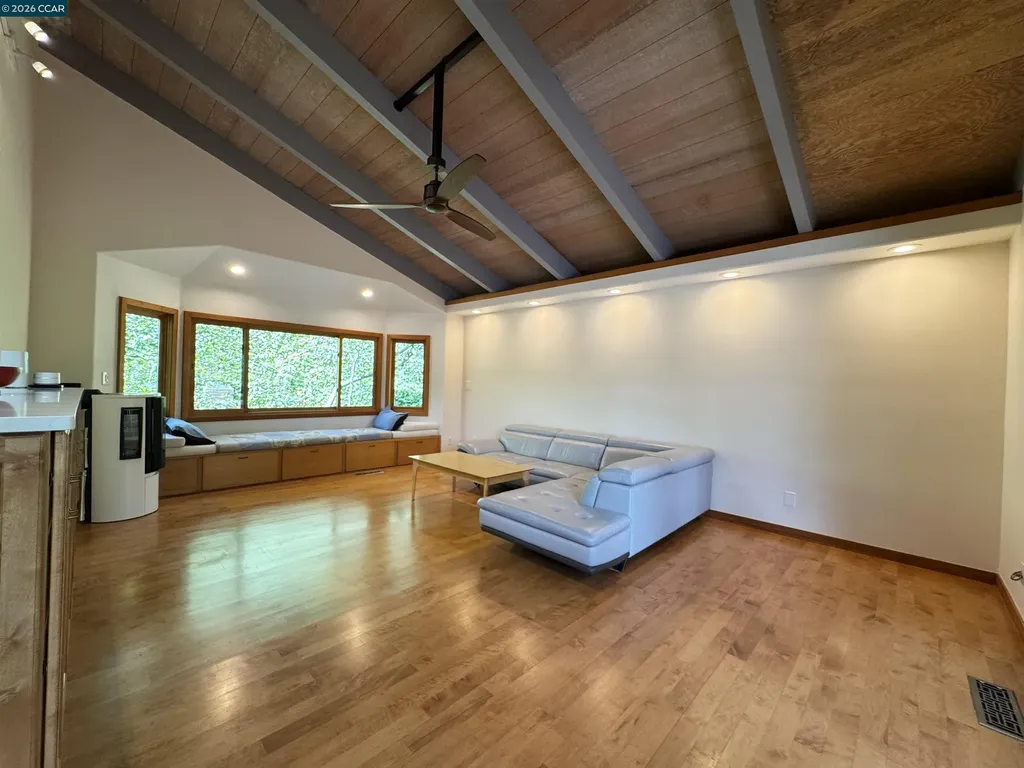 163 El Toyonal Orinda CA 94563