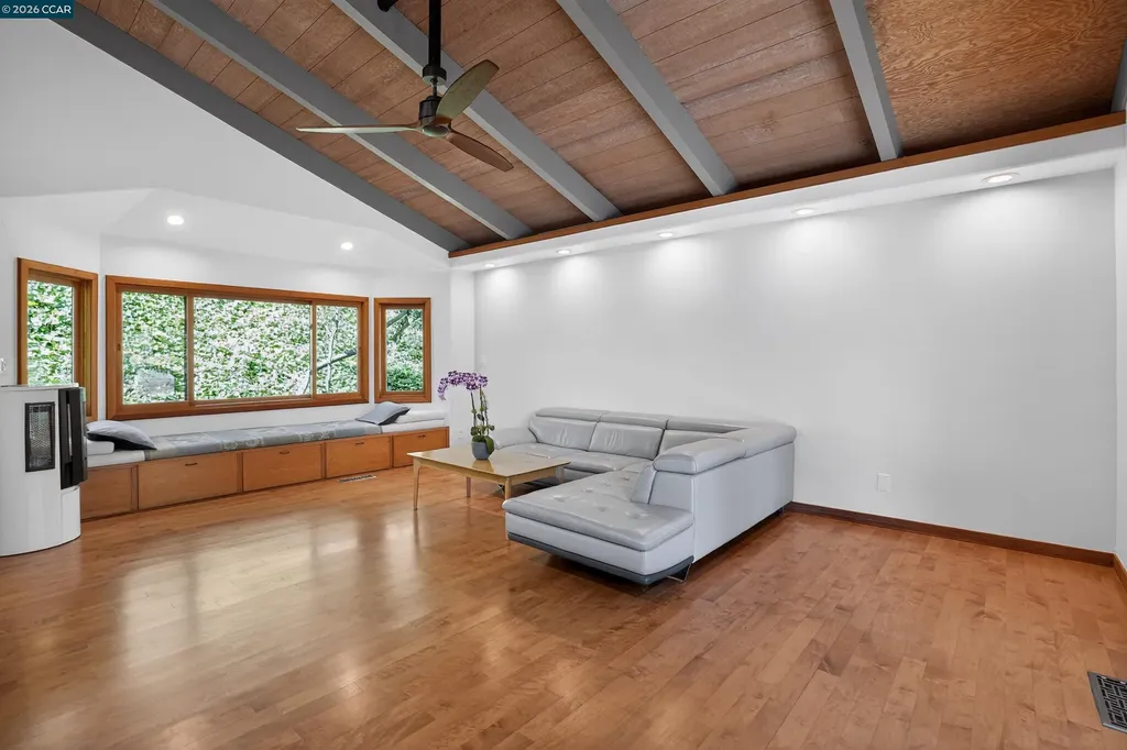 163 El Toyonal Orinda CA 94563