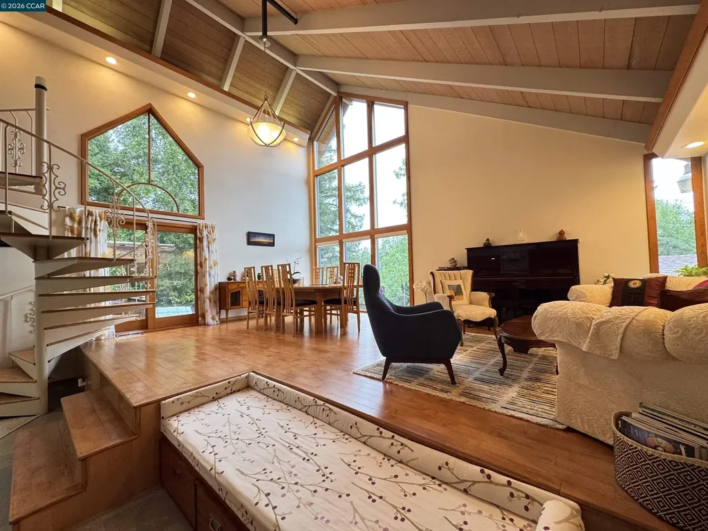 163 El Toyonal Orinda CA 94563