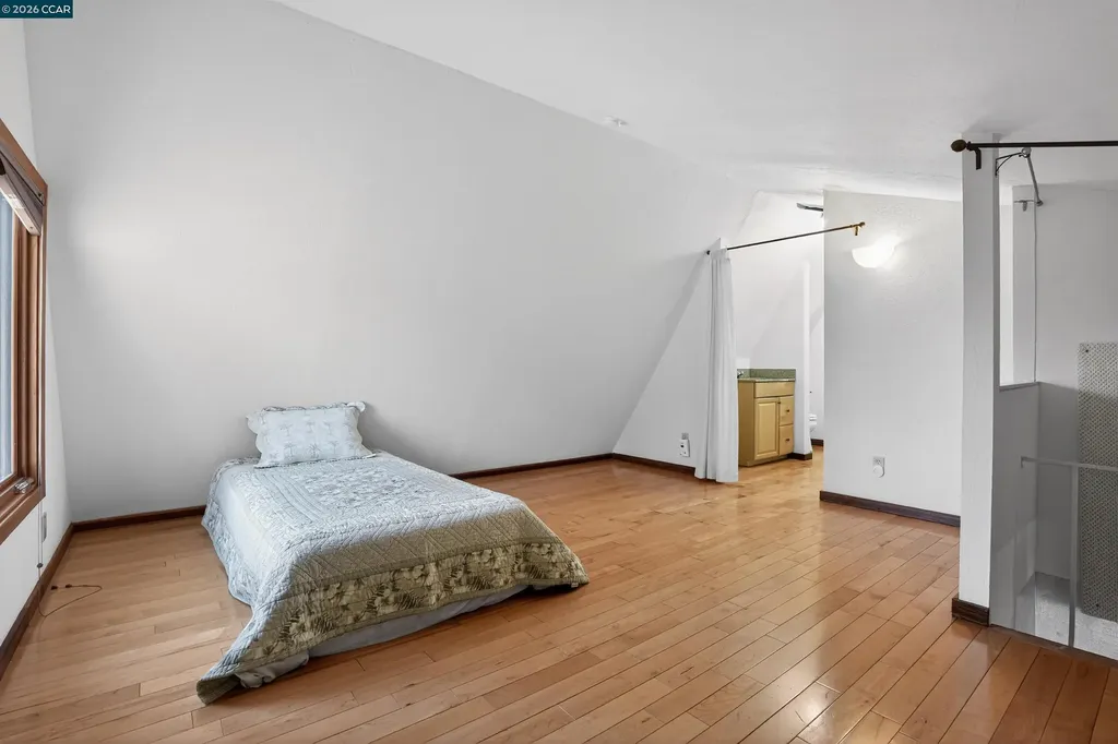 163 El Toyonal Orinda CA 94563