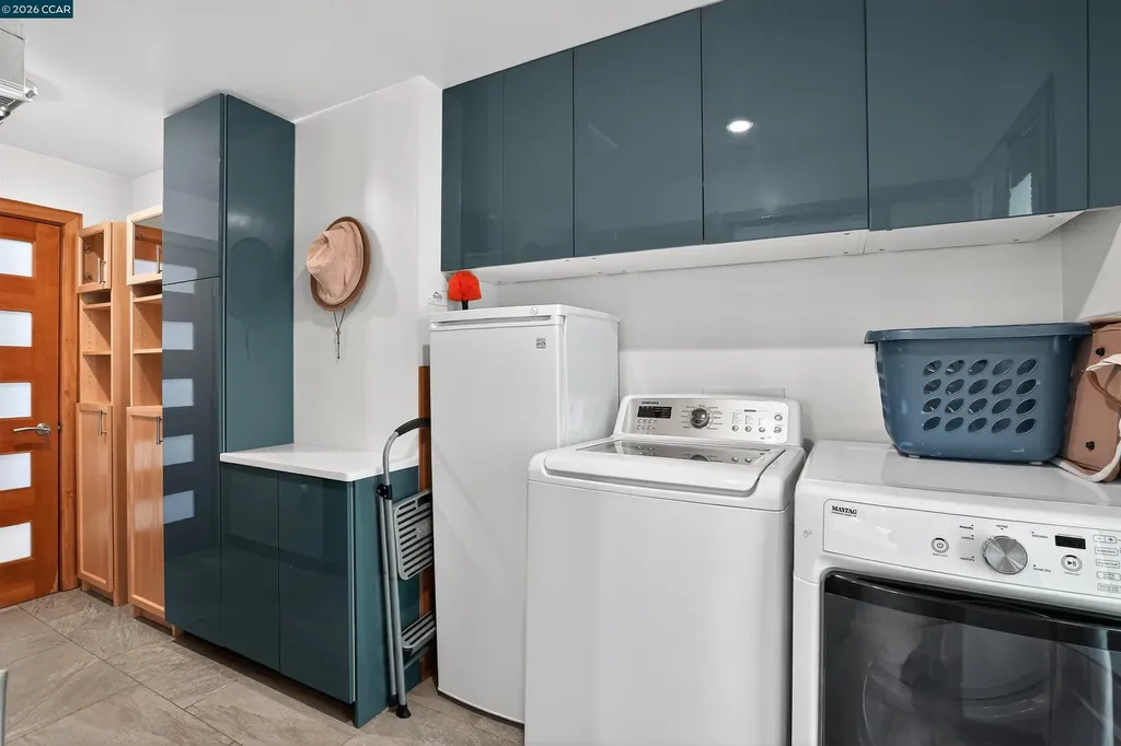 163 El Toyonal Orinda CA 94563
