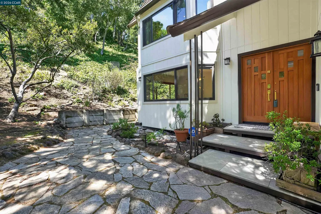163 El Toyonal Orinda CA 94563
