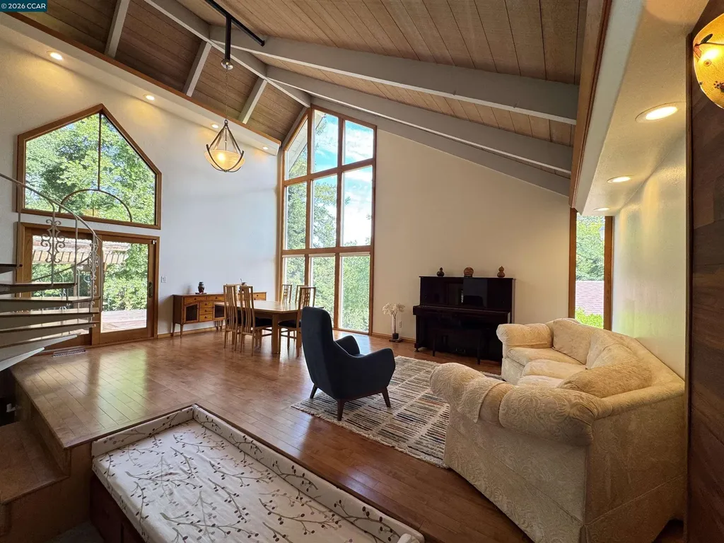 163 El Toyonal Orinda CA 94563