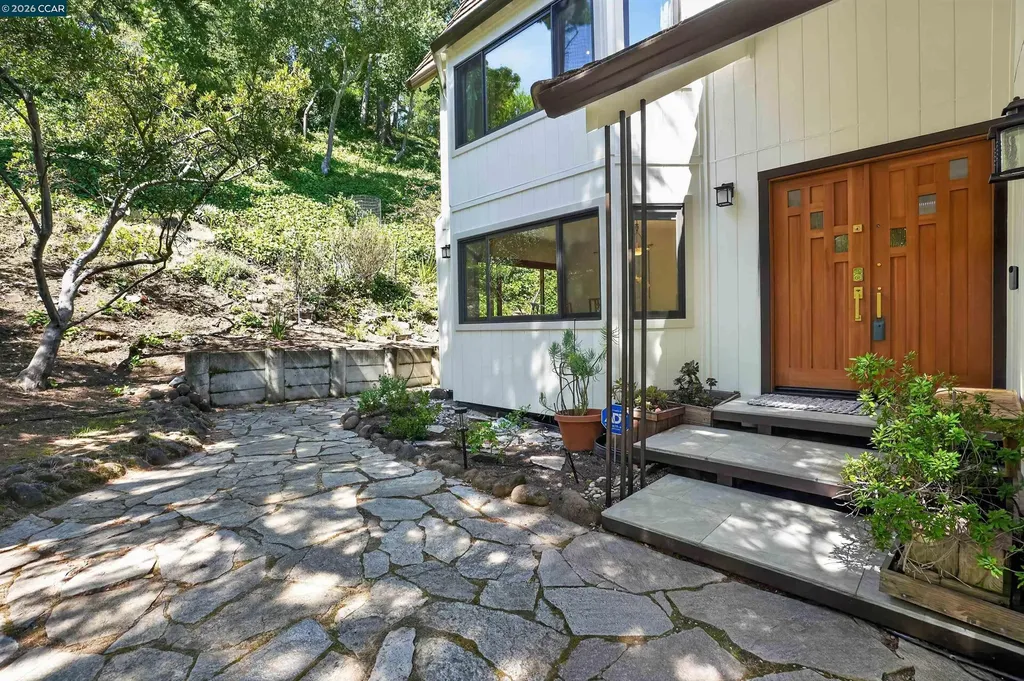 163 El Toyonal Orinda CA 94563