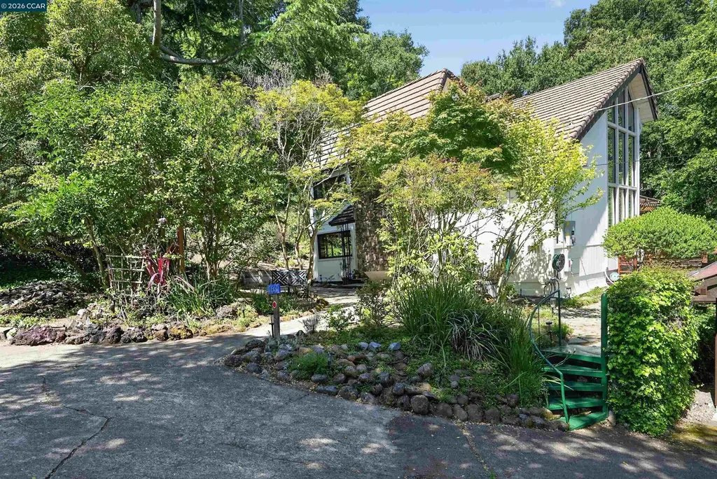 163 El Toyonal Orinda CA 94563