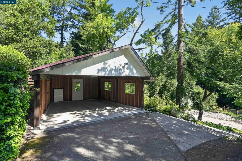 163 El Toyonal Orinda CA 94563