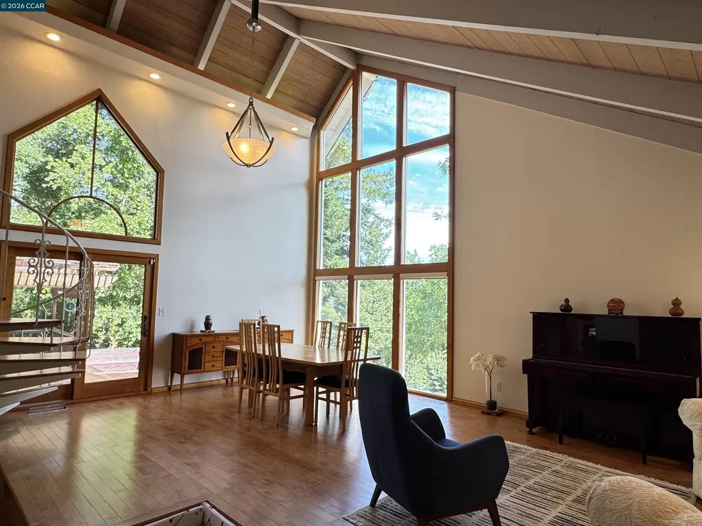 163 El Toyonal Orinda CA 94563