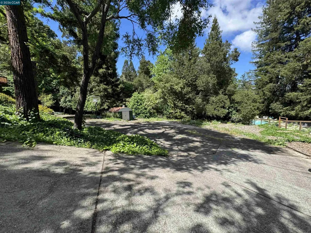 163 El Toyonal Orinda CA 94563