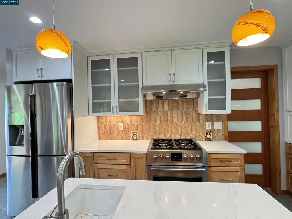 163 El Toyonal Orinda CA 94563