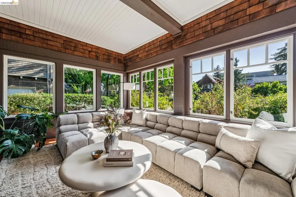 2953 Hillegass Avenue Berkeley CA 94705