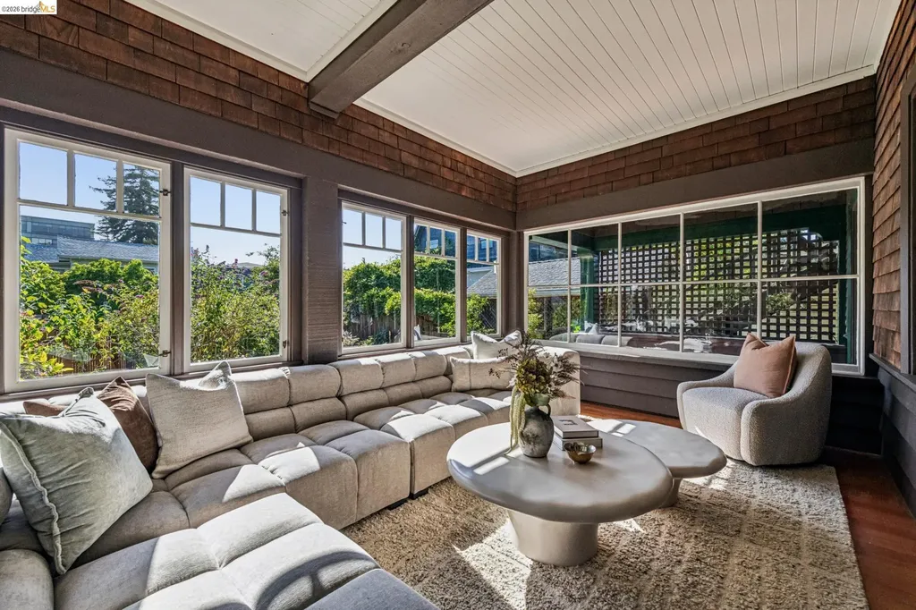 2953 Hillegass Avenue Berkeley CA 94705