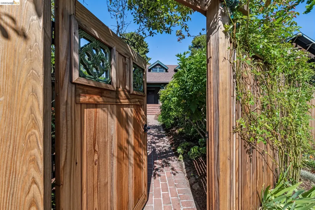 2953 Hillegass Avenue Berkeley CA 94705