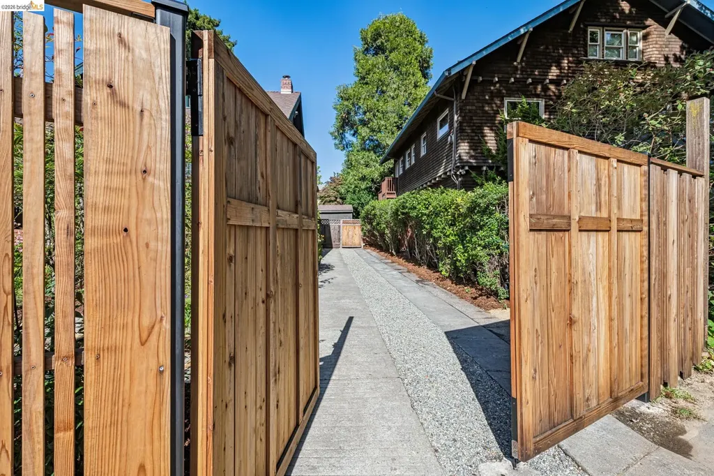2953 Hillegass Avenue Berkeley CA 94705