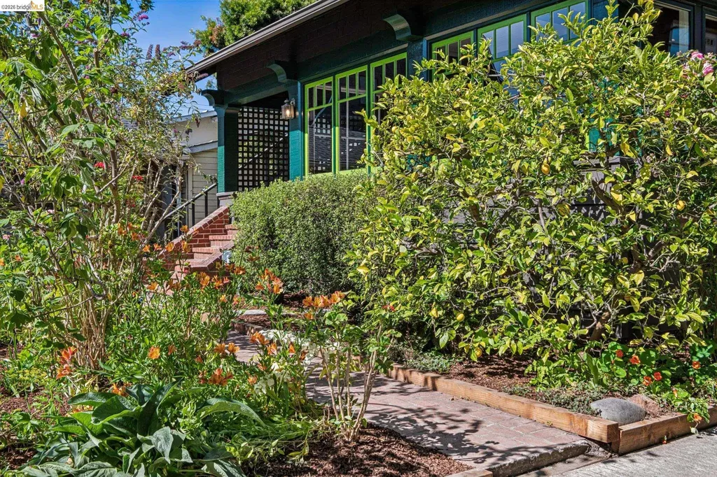2953 Hillegass Avenue Berkeley CA 94705