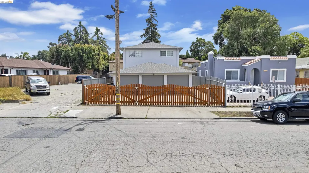 2256 83rd Avenue Oakland CA 94605