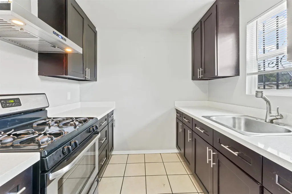 2256 83rd Avenue Oakland CA 94605