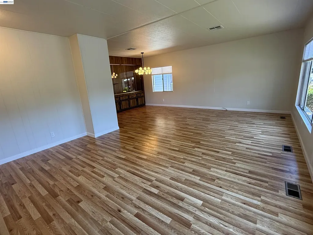 29354 Middleborough Hayward CA 94544