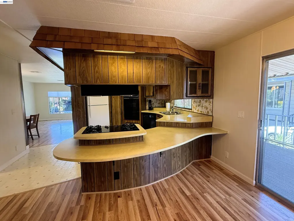 29354 Middleborough Hayward CA 94544