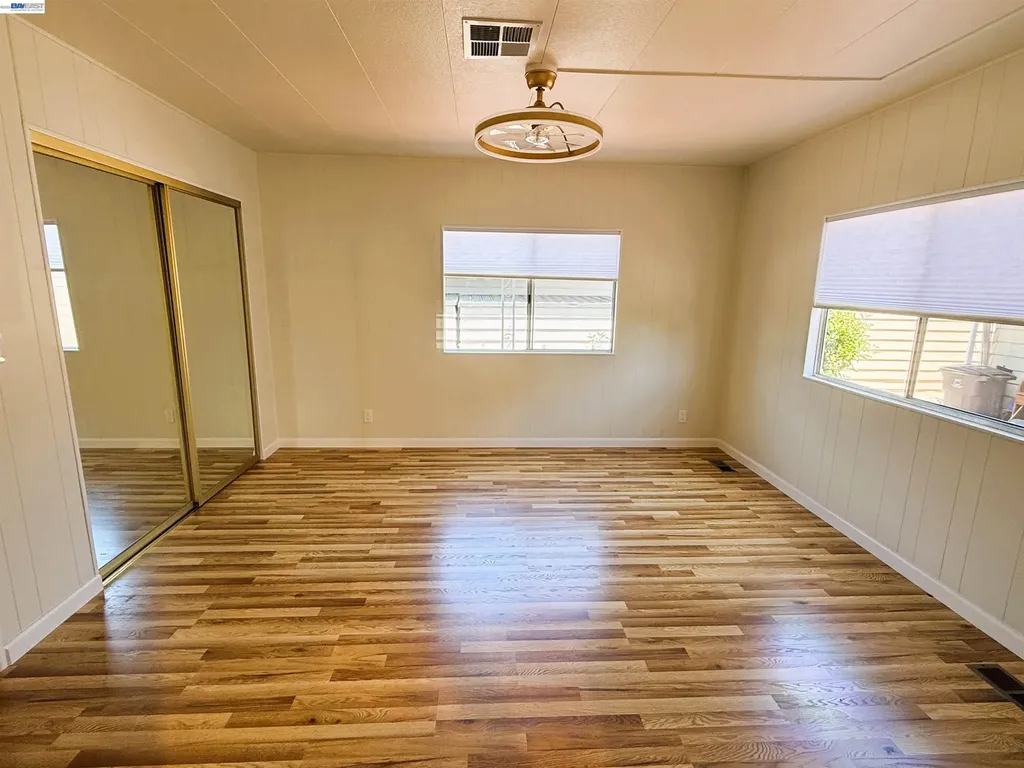 29354 Middleborough Hayward CA 94544