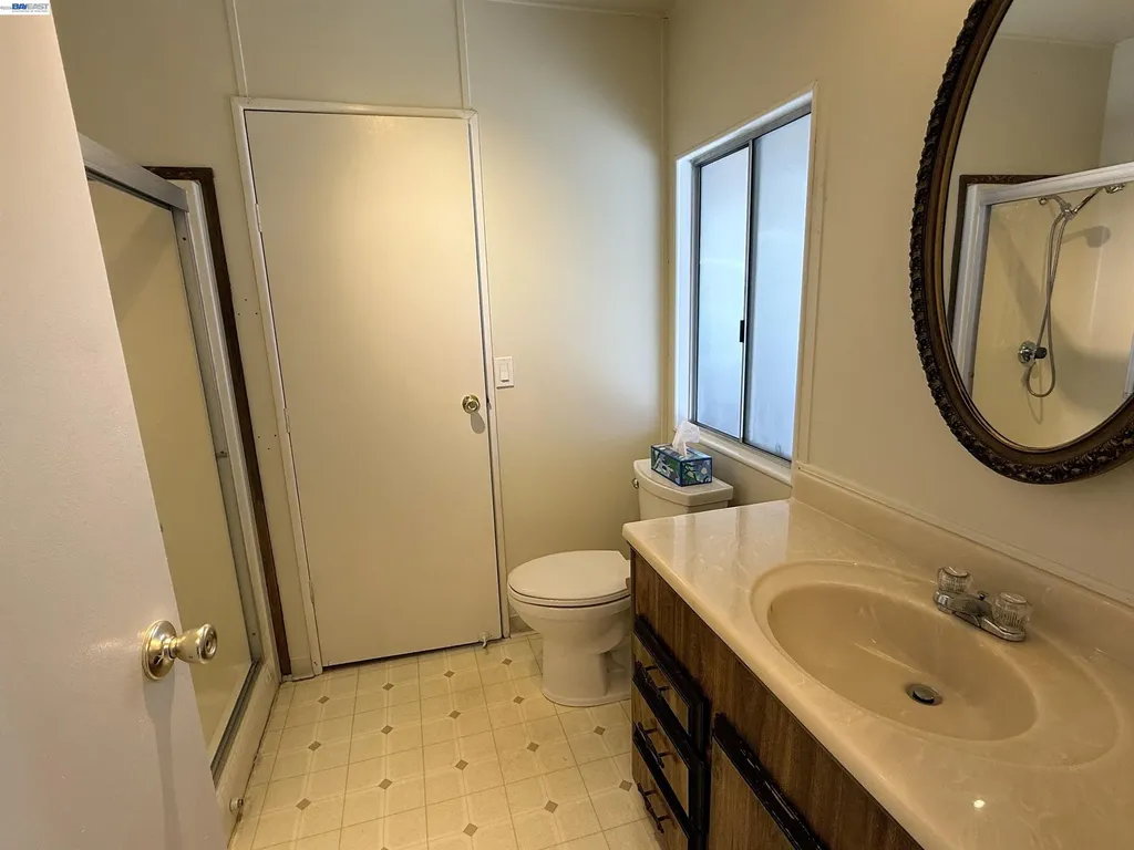 29354 Middleborough Hayward CA 94544