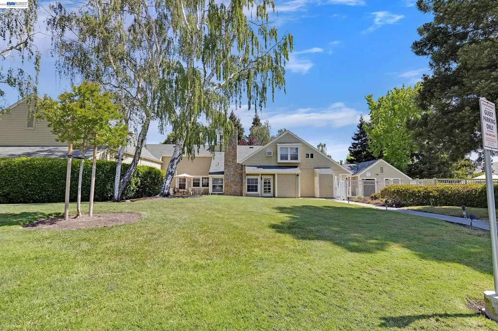 29354 Middleborough Hayward CA 94544