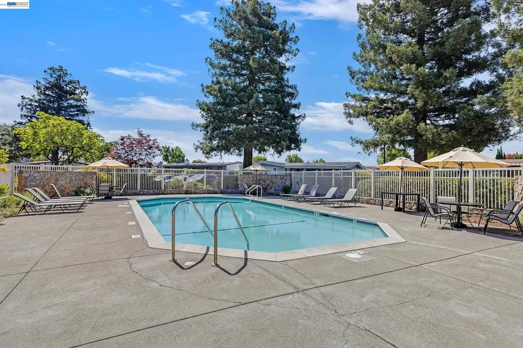 29354 Middleborough Hayward CA 94544